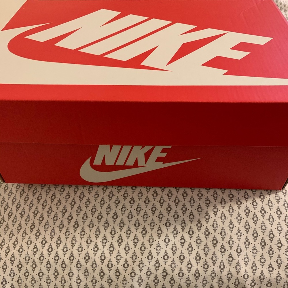 AirMax 90 - Picture 2 of 3